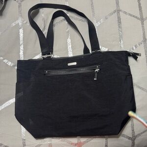 Kipling Classic Black Tote Bag
Baggallini